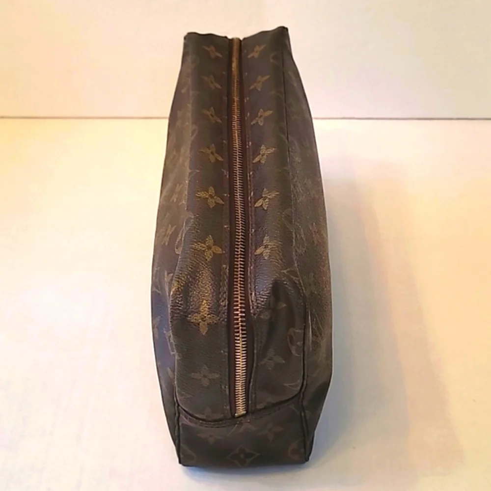 ✅️Louis Vuitton Monogram Trousse Toilette 28 Pouch Cosmetic Travel Handbag‼️ - Picture 4 of 12